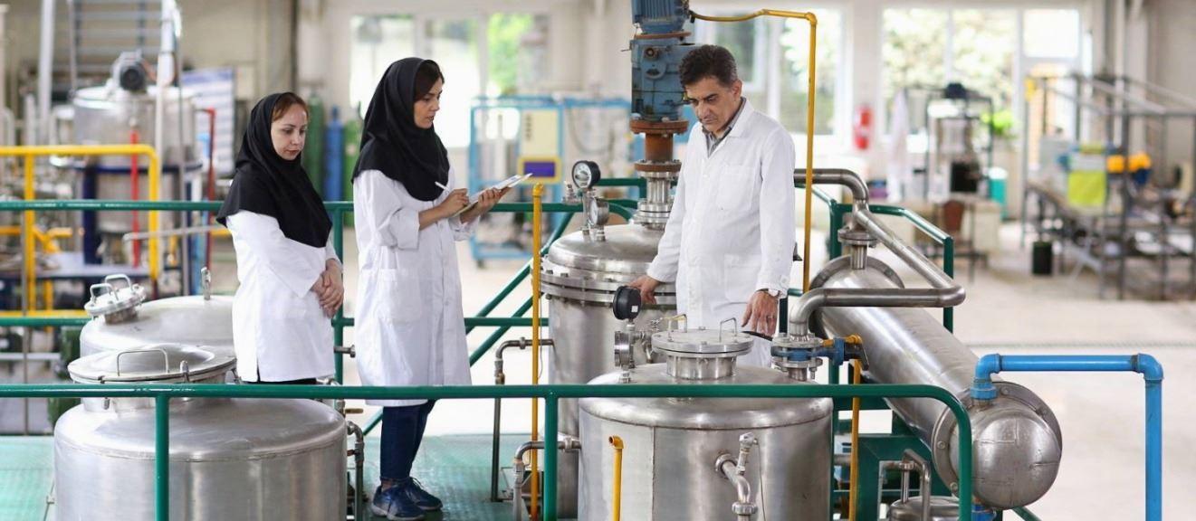 طراحی و ساخت دستگاه تقطیر مولکولی مسیر کوتاه در سازمان پژوهشهای علمی و صنعتی ایران